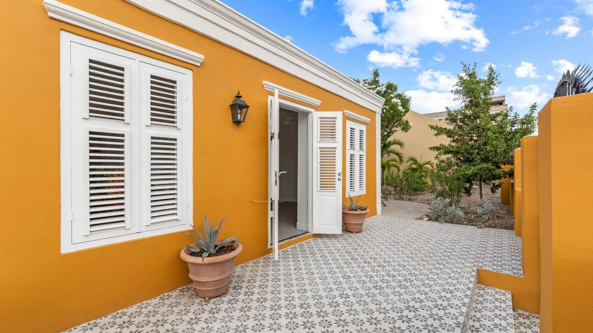Villa Grandi Resort, Historic City Villas, Otrobanda Willemstad Curaçao